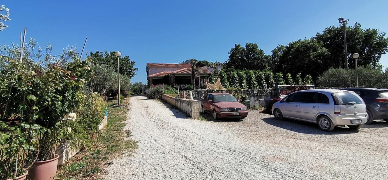 Villa Holiday House Olly à Rovinj Extérieur photo